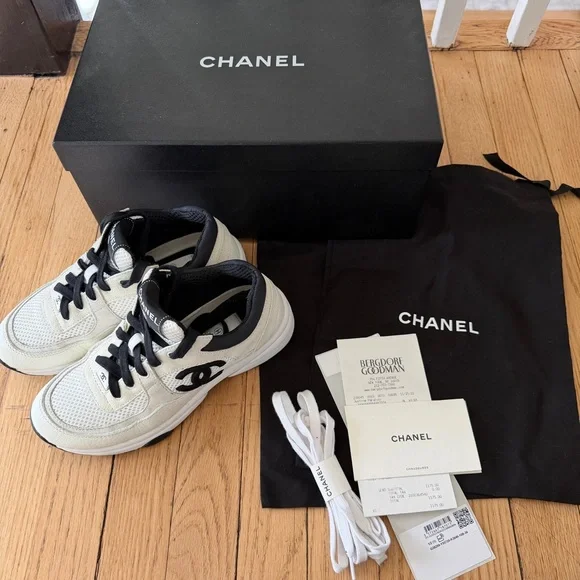 HTF Chanel Rev Sneakers in White and Black US 6 Womens - Picture 9 of 9